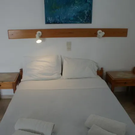 Eleftheria Hotel *