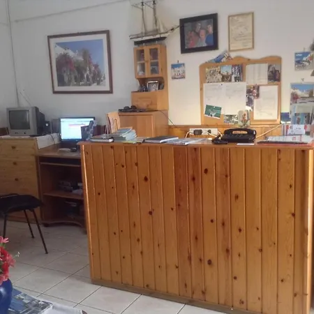 ホテル Eleftheria パロス島